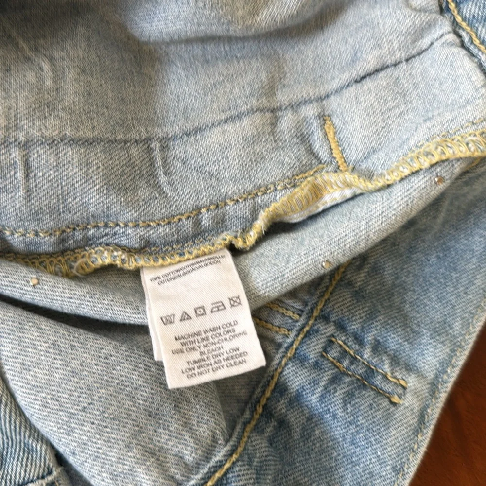 Free people Sunday funday pearl light Blue Denim Jacket with Pearls distressed - Picture 9 of 9